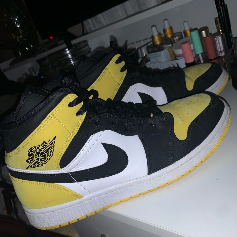 Jordan yellow toe